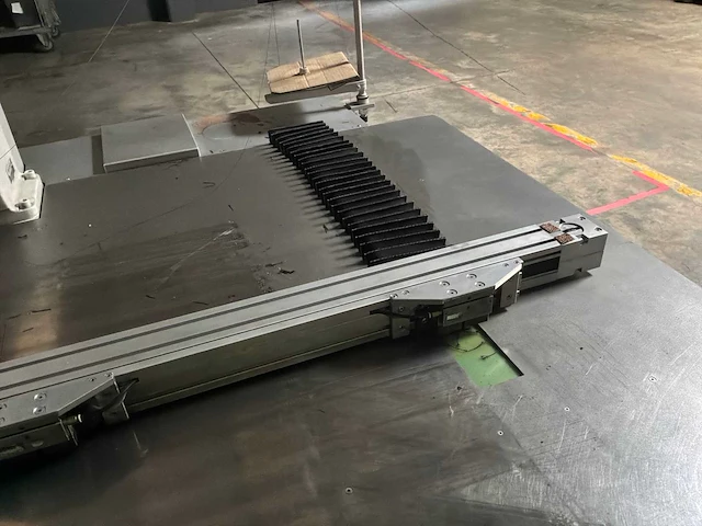 Juki ams-224en computergestuurde industriële naaimachine - afbeelding 8 van  13