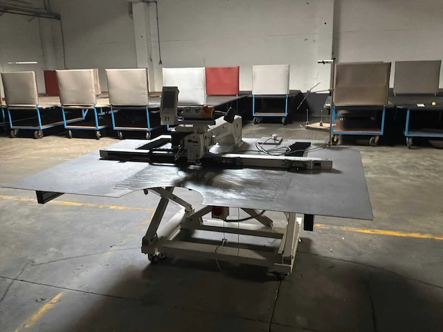 Juki ams-224en computergestuurde industriële naaimachine - afbeelding 1 van  13