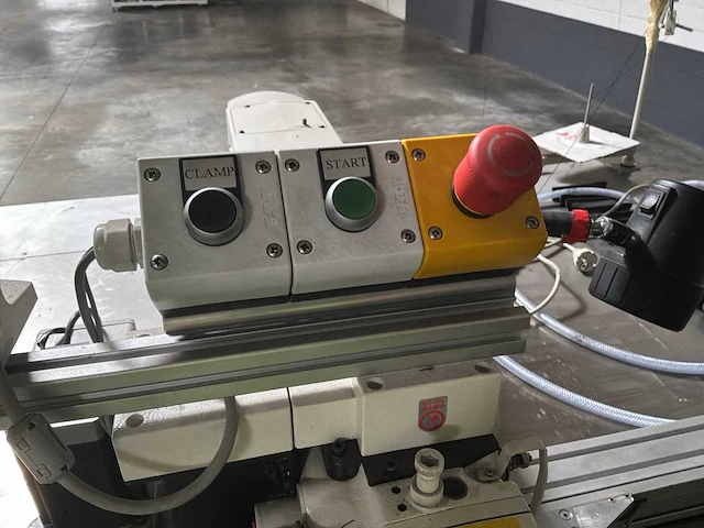 Juki ams-224en computergestuurde industriële naaimachine - afbeelding 13 van  14