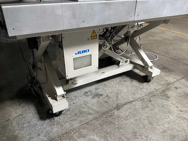 Juki ams-224en computergestuurde industriële naaimachine - afbeelding 3 van  14