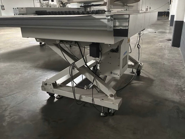Juki ams-224en computergestuurde industriële naaimachine - afbeelding 3 van  14