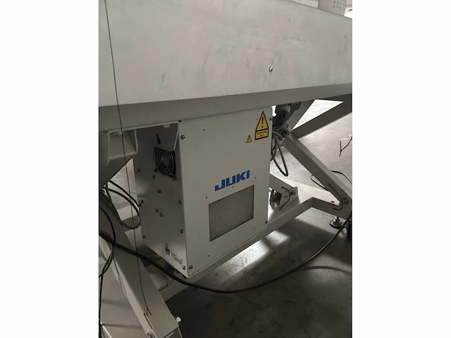 Juki ams-224en computergestuurde industriële naaimachine - afbeelding 4 van  14