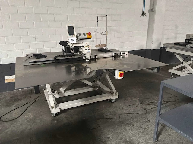 Juki ams-224en computergestuurde industriële naaimachine - afbeelding 1 van  14
