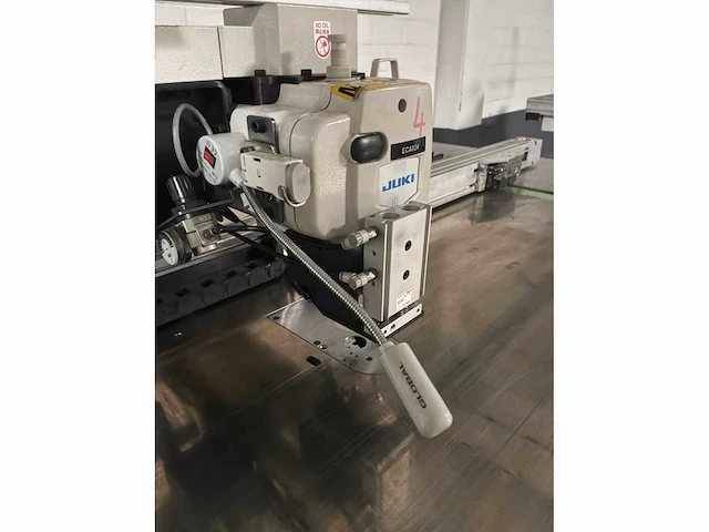 Juki ams-224en computergestuurde industriële naaimachine - afbeelding 9 van  14