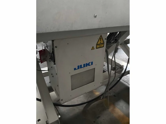Juki ams-224en computergestuurde industriële naaimachine - afbeelding 3 van  13