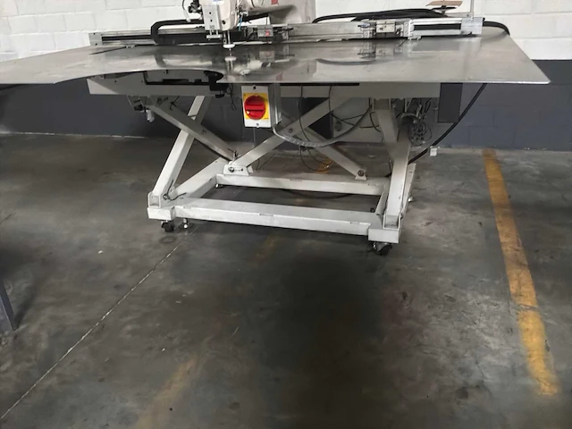 Juki ams-224en computergestuurde industriële naaimachine - afbeelding 4 van  13