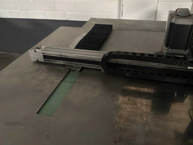 Juki ams-224en computergestuurde industriële naaimachine - afbeelding 8 van  13