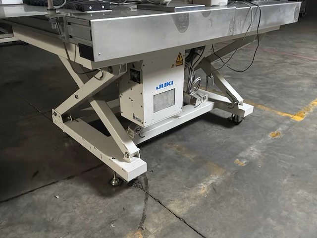 Juki ams-224en computergestuurde industriële naaimachine - afbeelding 2 van  13