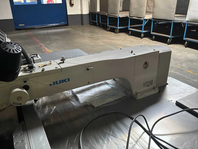 Juki ams-224en computergestuurde industriële naaimachine - afbeelding 12 van  13