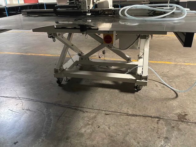 Juki ams-224en computergestuurde industriële naaimachine - afbeelding 5 van  13