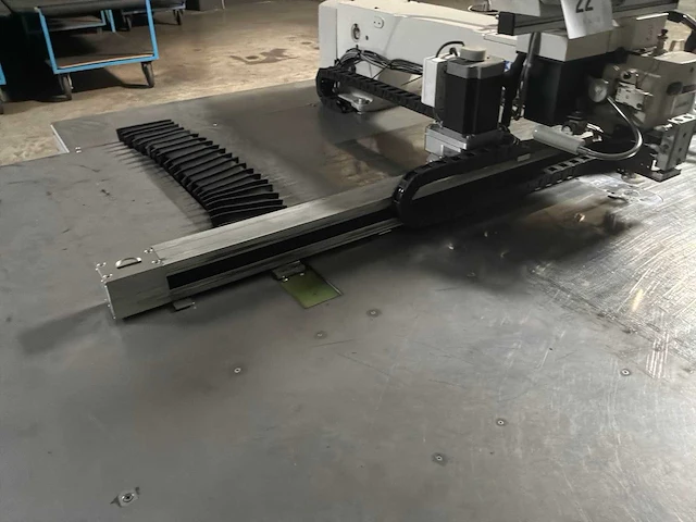 Juki ams-224en computergestuurde industriële naaimachine - afbeelding 9 van  13