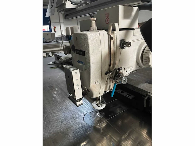 Juki ams-224en computergestuurde industriële naaimachine - afbeelding 11 van  13