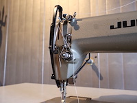 Juki industriele naaimachine - afbeelding 5 van  13