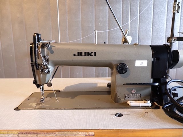 Juki industriele naaimachine - afbeelding 7 van  13