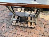 Juki industriële stiksteekmachine met onderstel, werkblad en bedieningspaneel - afbeelding 6 van  7