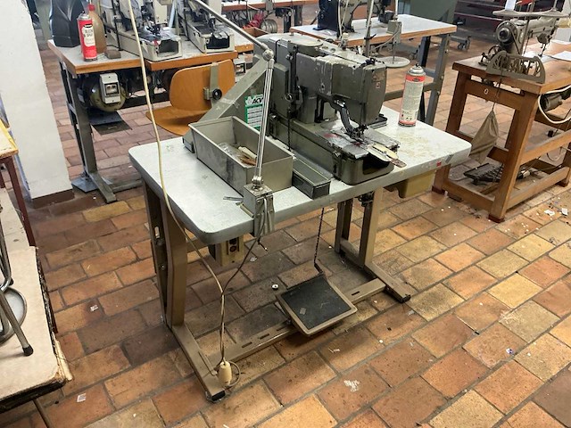 Juki lbh 773 knoopsgaten naaimachine (2x) - afbeelding 2 van  9