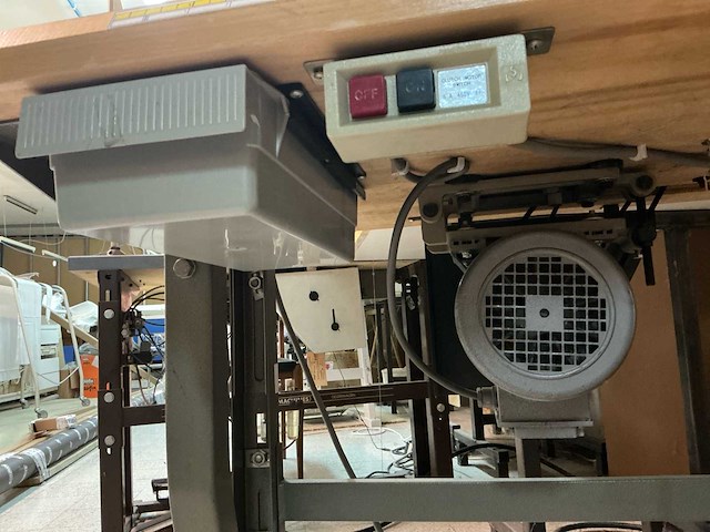 Juki lbh-790 naaimachine - knoopsgaten - afbeelding 8 van  10
