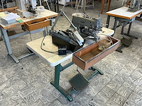 Juki mb 373 knopenaanzetmachine - afbeelding 1 van  5