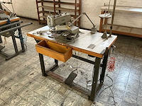 Juki mb 373 knopenaanzetmachine - afbeelding 1 van  4