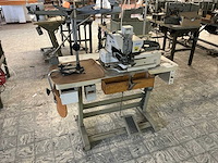 Juki mb 373 n knopenaanzetmachine - afbeelding 1 van  4