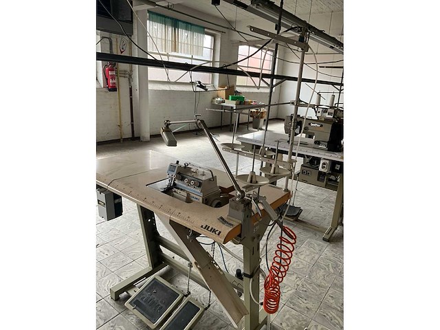 Juki mo 2504 n overlock machine - afbeelding 5 van  10