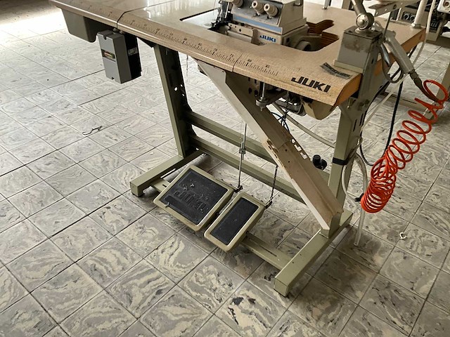 Juki mo 2504 n overlock machine - afbeelding 5 van  10