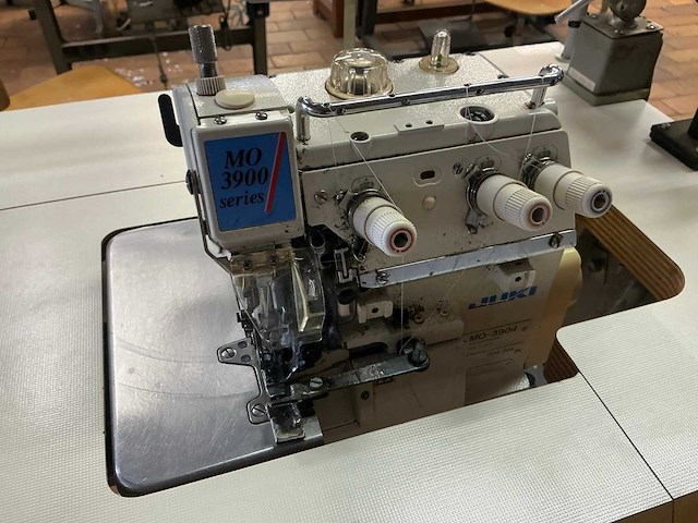 Juki mo-3904 naaimachine overlock - afbeelding 3 van  8