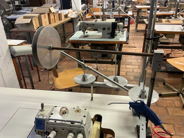 Juki mo-3904 naaimachine overlock - afbeelding 5 van  8