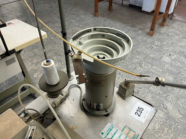 Juki z032 mb-373 knopen aanzet machine - afbeelding 5 van  9