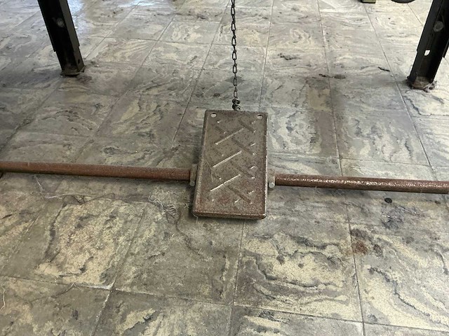 Juki z032 mb-373 knopen aanzet machine - afbeelding 7 van  9