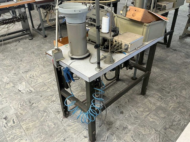 Juki z032 mb-373 knopen aanzet machine - afbeelding 8 van  9