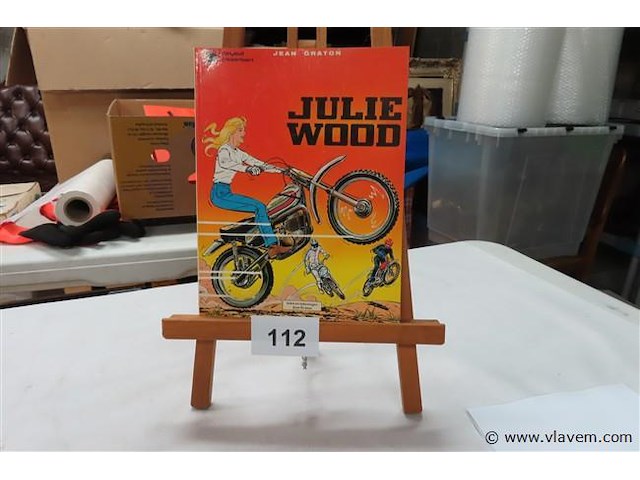 Julie wood - afbeelding 1 van  2