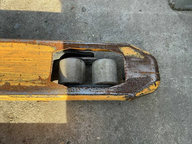 Jungheinrich c/bn hand hydraulische palletwagen - afbeelding 1 van  2