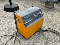 Jungheinrich e230 g 24/25 b-et lader voor elektrische pallettruck - afbeelding 2 van  4