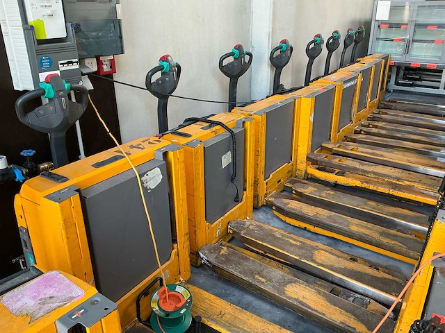 Jungheinrich eje c20 elektrische palletwagen (8x) - afbeelding 1 van  9