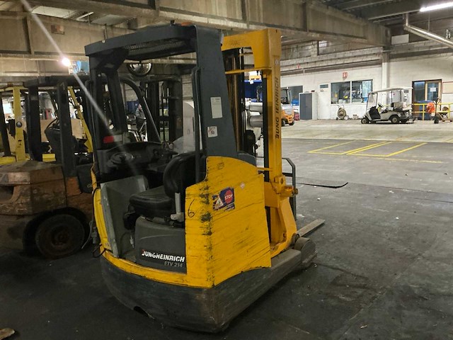 Jungheinrich etv214 reach truck - afbeelding 6 van  9