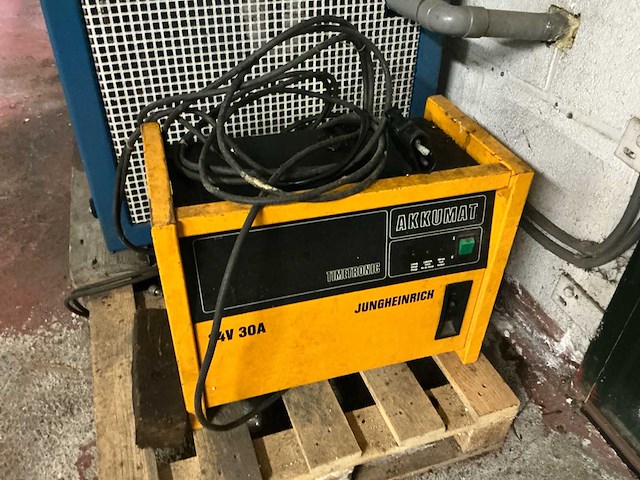 Jungheinrich vorkheftruck lader - afbeelding 1 van  3