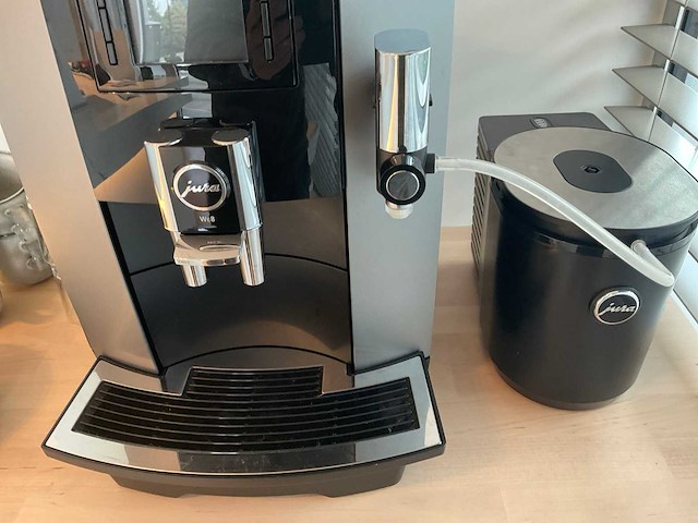 Jura we 8 volautomatische koffiemachine - afbeelding 2 van  7