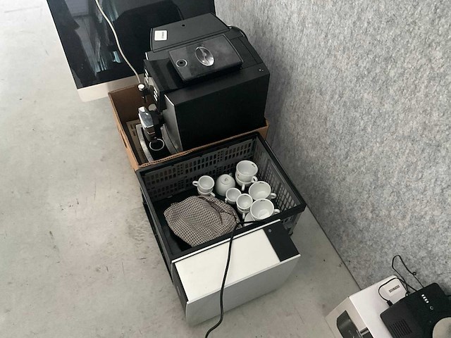 Jura x8 platin 739 koffiemachine/apparaat en toebehoren - afbeelding 11 van  19