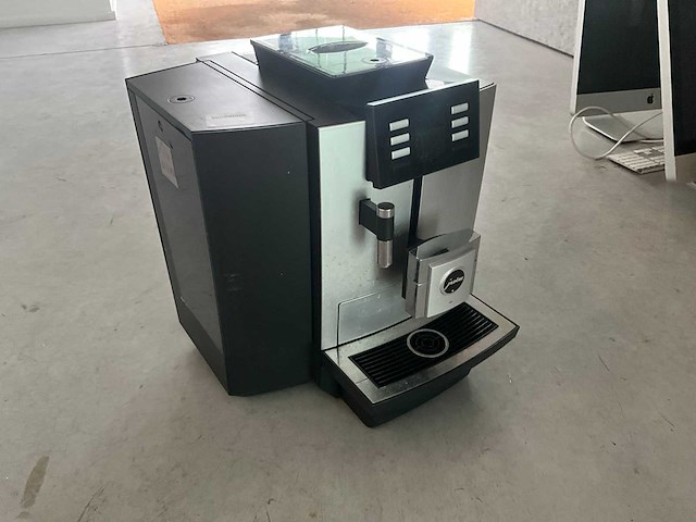 Jura x8 platin 739 koffiemachine/apparaat en toebehoren - afbeelding 1 van  19