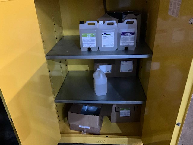 Justrite sure-grip brandwerende kast - afbeelding 1 van  9