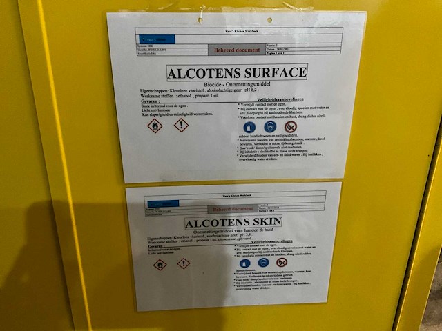 Justrite sure-grip brandwerende kast - afbeelding 8 van  9