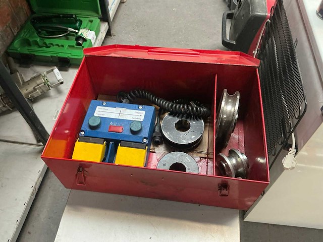 Jutec matrijzen voor pijpbeuger en voetbediening - afbeelding 1 van  7