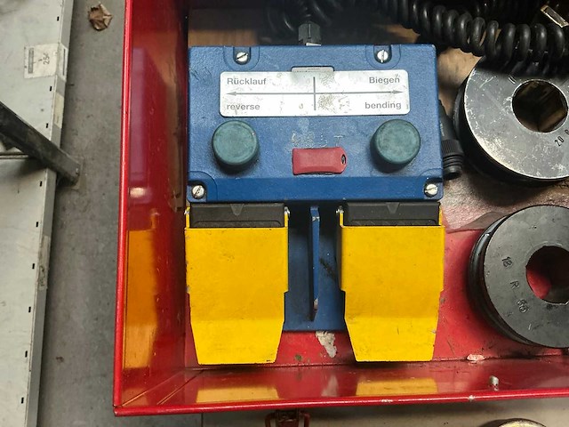 Jutec matrijzen voor pijpbeuger en voetbediening - afbeelding 5 van  7