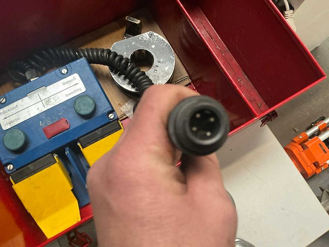 Jutec matrijzen voor pijpbeuger en voetbediening - afbeelding 6 van  7