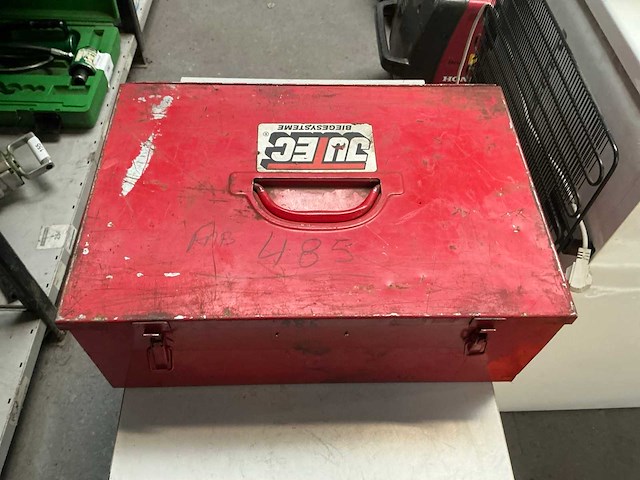 Jutec matrijzen voor pijpbeuger en voetbediening - afbeelding 7 van  7