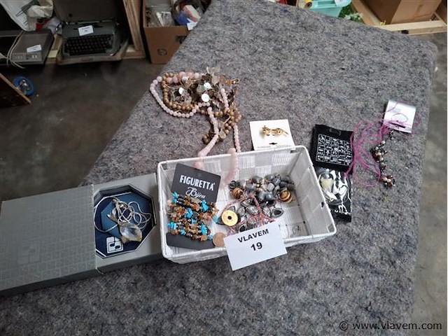 Juwelen - afbeelding 1 van  3