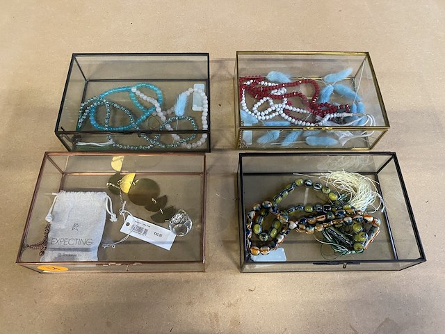 Juwelendoos - storage box (4st) + inhoud - afbeelding 1 van  5