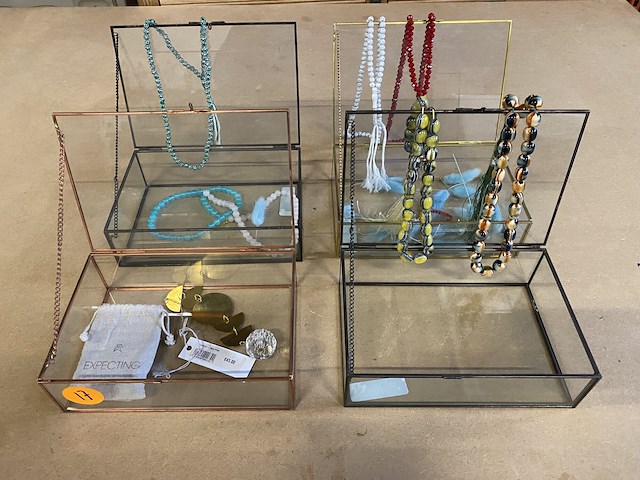 Juwelendoos - storage box (4st) + inhoud - afbeelding 2 van  5