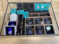 Juwelendoos - storage box met inhoud